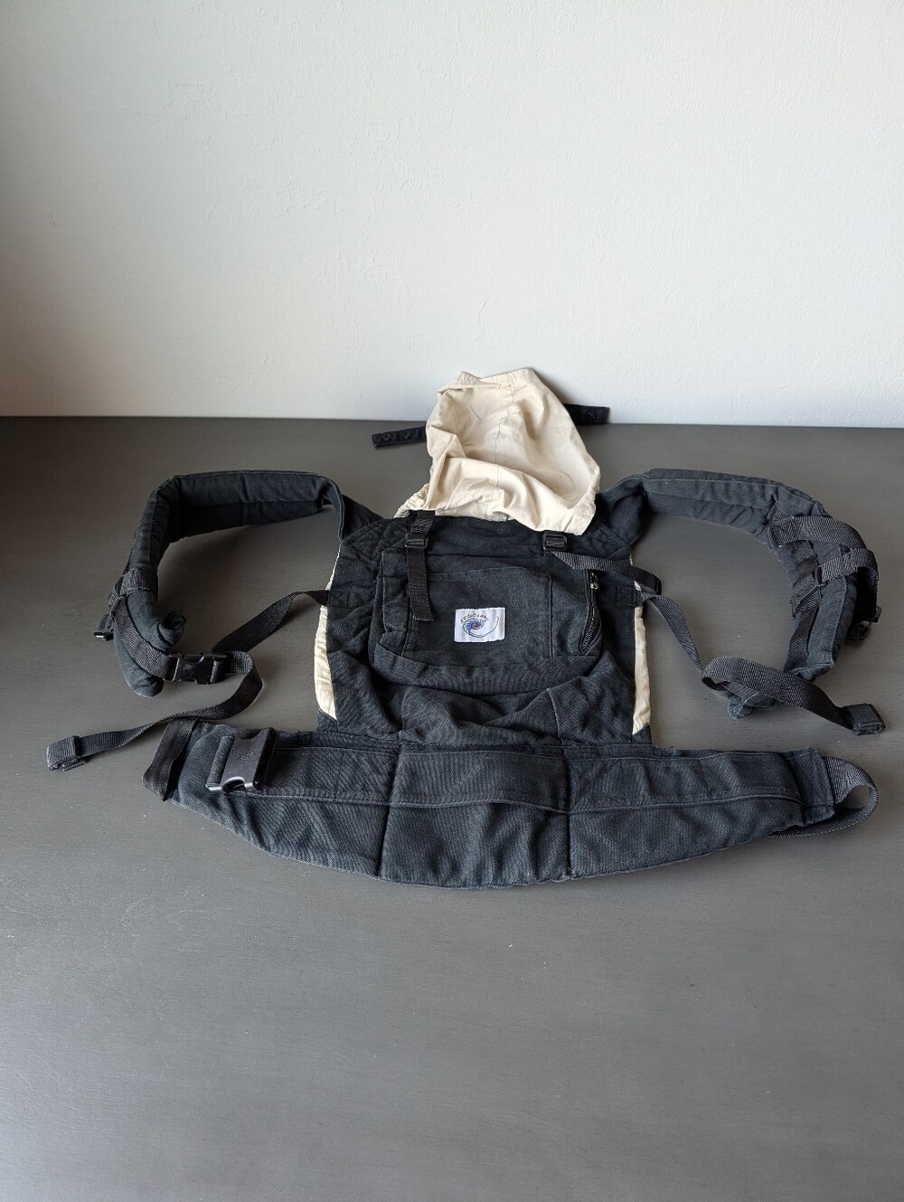 Ergobaby Black Tan Cream Carrier Hand Free Shoulder Pad Strap Canvass Fabric